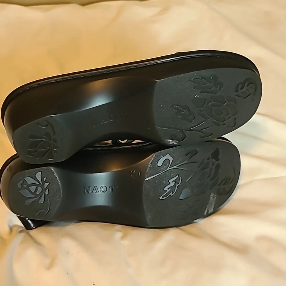 Naot Paris Black Leather Sandals Women's 10 / 41 - Picture 4 of 7